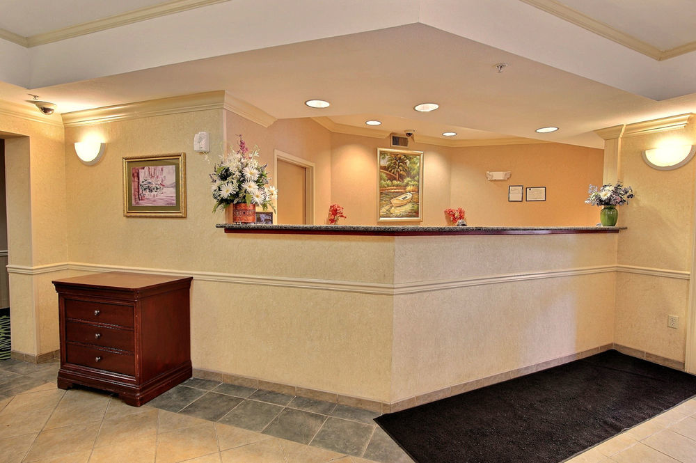 Crestwood Suites Of Newport News Eksteriør billede